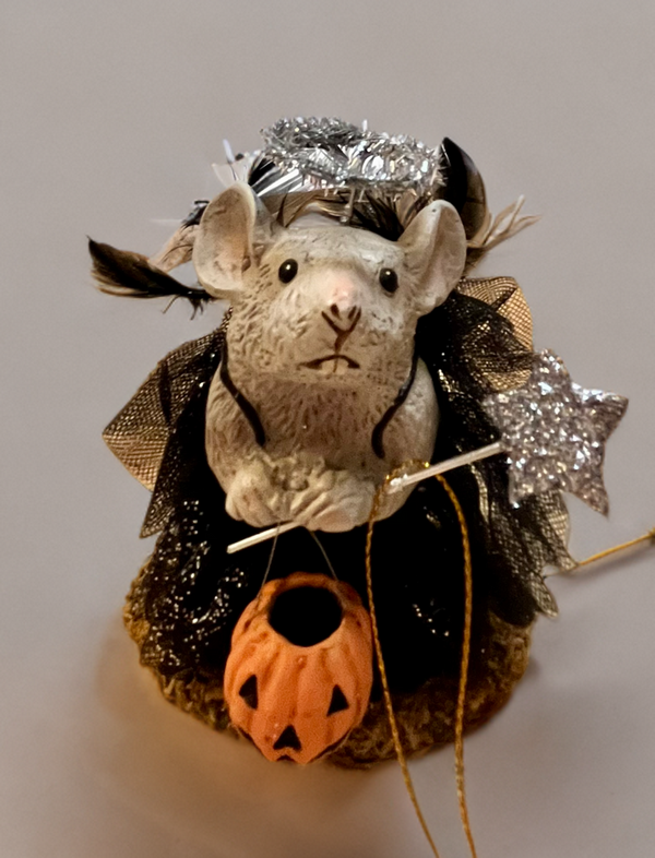 Bethany Lowe Designs - Halloween Pixie Mouse