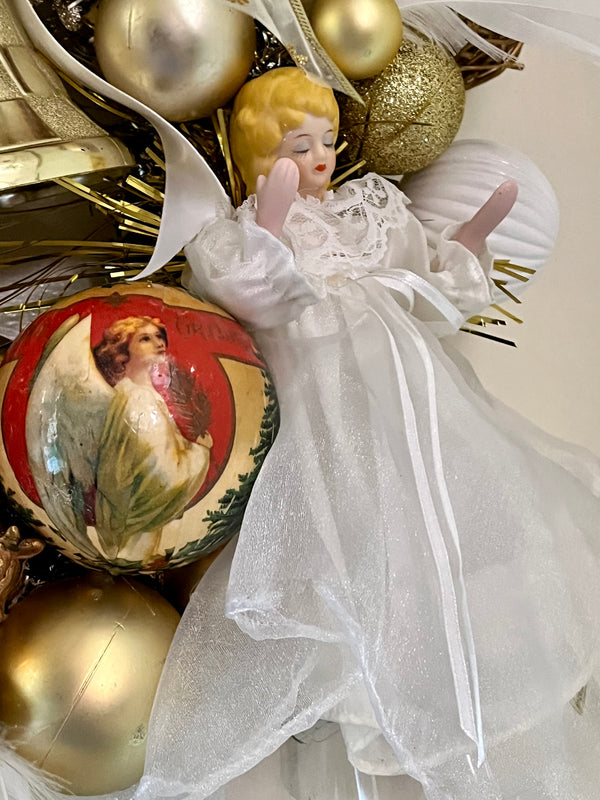 Vintage Style Wreath-Baby Jesus and the Angels