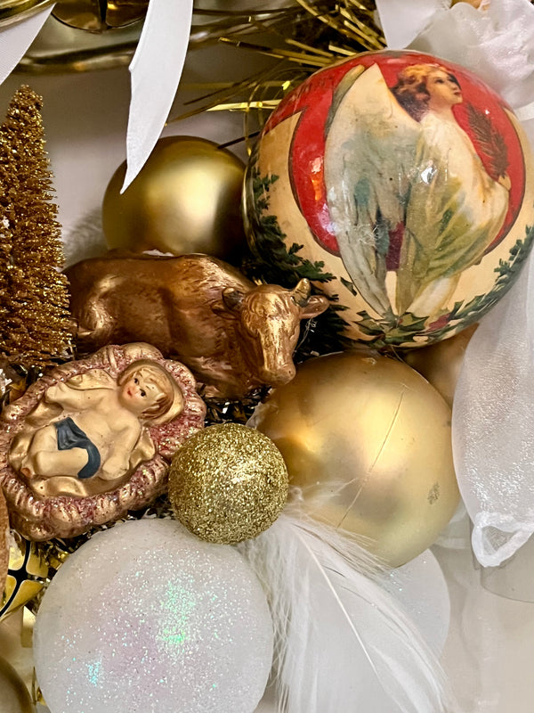 Vintage Style Wreath-Baby Jesus and the Angels