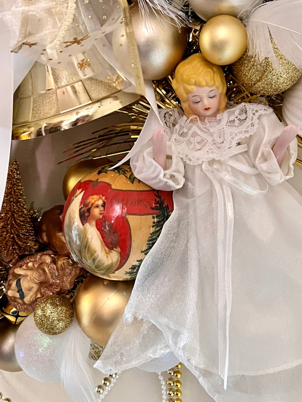 Vintage Style Wreath-Baby Jesus and the Angels