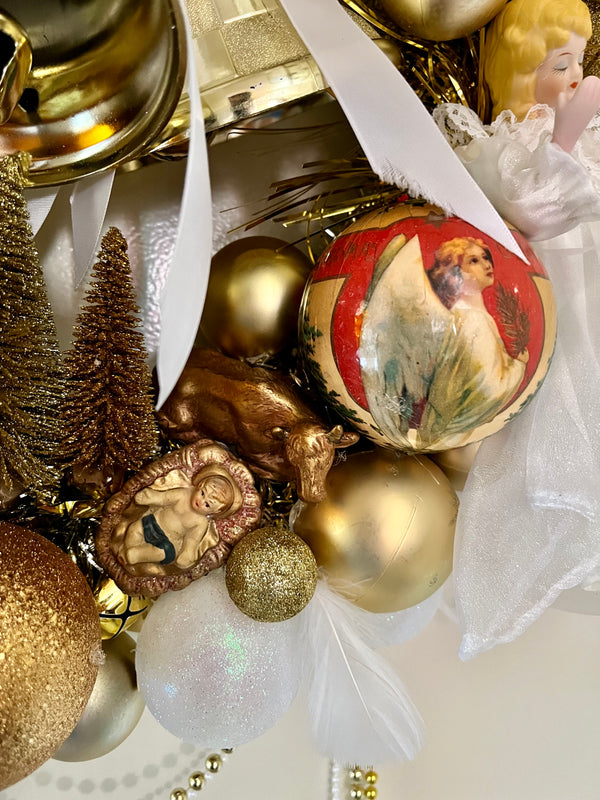 Vintage Style Wreath-Baby Jesus and the Angels