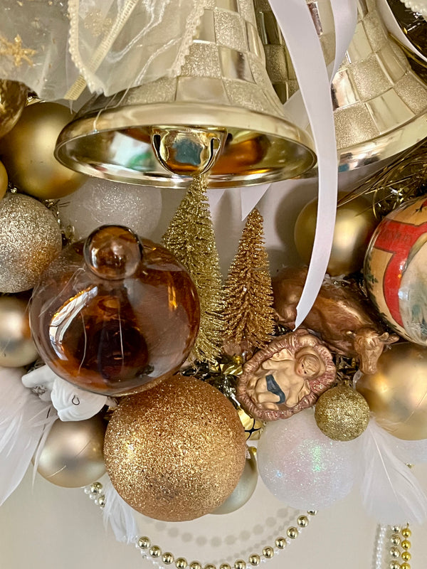 Vintage Style Wreath-Baby Jesus and the Angels