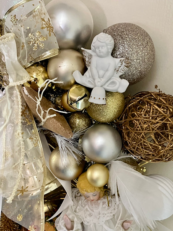Vintage Style Wreath-Baby Jesus and the Angels