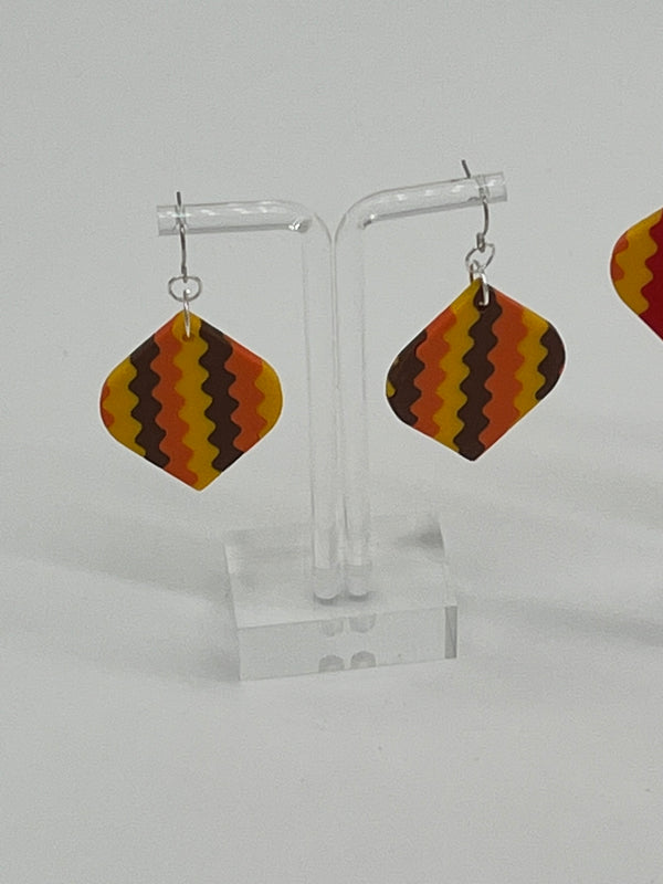 70s zig zag lemon shape earring