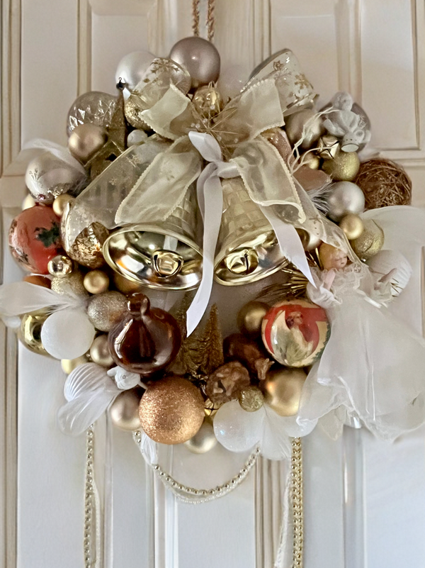 Vintage Style Wreath-Baby Jesus and the Angels