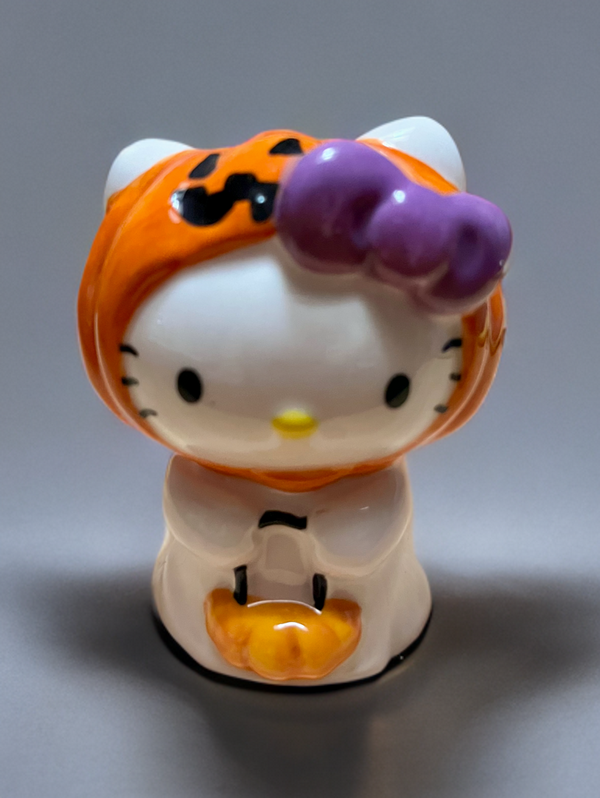 Hello Kitty Halloween Trick Or Treat S&P Set