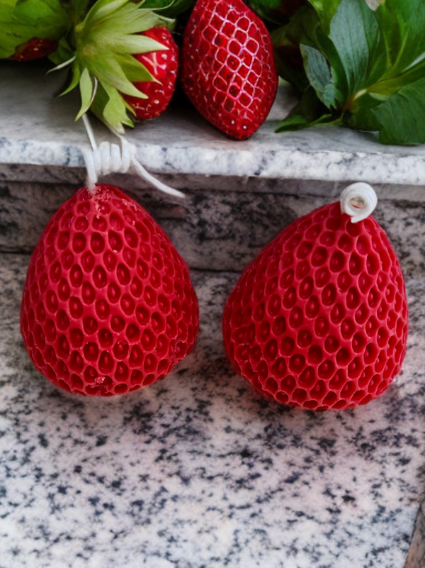 Candles-Pillar-Pears & Strawberries