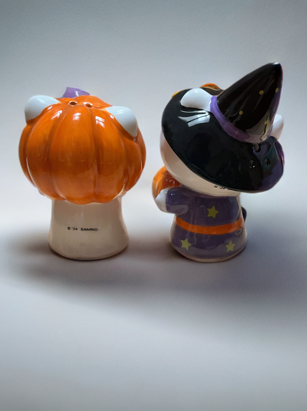 Hello Kitty Halloween Trick Or Treat S&P Set